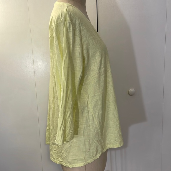 Chico’s yellow 3/4 sleeve v-neck the ultimate tee (size 3) - Picture 6 of 8